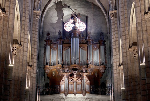 En 1732, Christophe Moucherel installe un orgue à Saint-Salvi à partir d’un instrument du XVIIe siècle.