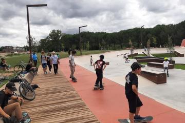 Démo pusher avec Anthony Lopez professionnel de skateboard  originaire d' albi au skatepark de Pratgraussals avec l'association du skate club albigeois. Anthony lopez a contribué à la conception du skatepark du haut de ses 15  ans de pratique à très haut niveau.