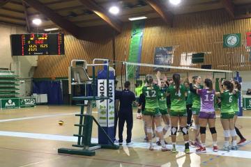 Malgré de bons débuts de sets, les féminines d'#Albi Volley s'inclinent finalement en 3 sets au Cosec face à une équipe de Lattes très technique