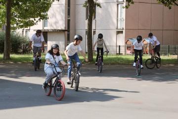 Cours de BMX organisé par le Carré public de Cantepau